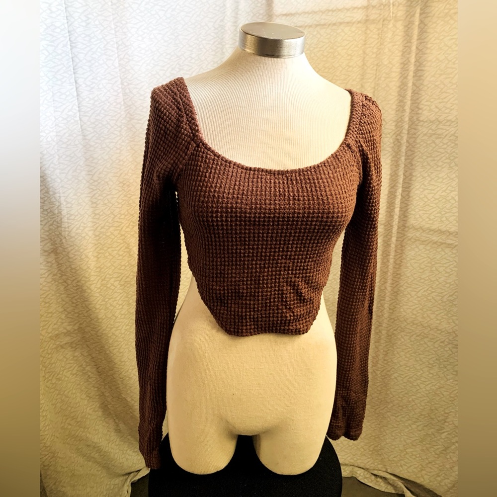 Hilinker Women's Crew Neck Asymmetrical Hem Long Sleeve Crop Top Knit Sweater